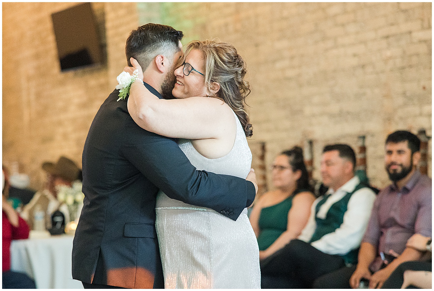 Intimate Wenatchee June Wedding at the Host, emerald green and white accents