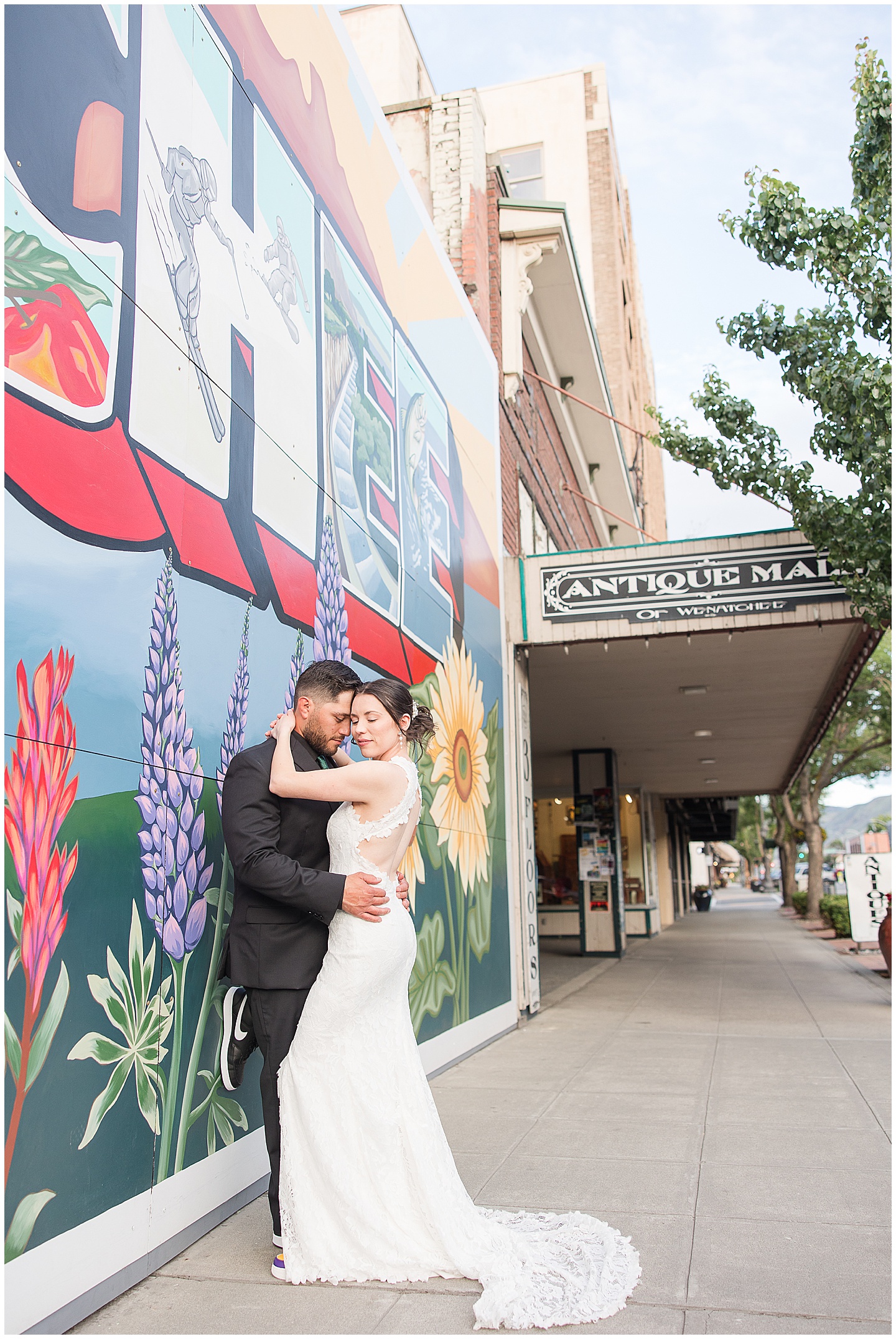 Intimate Wenatchee June Wedding at the Host, emerald green and white accents